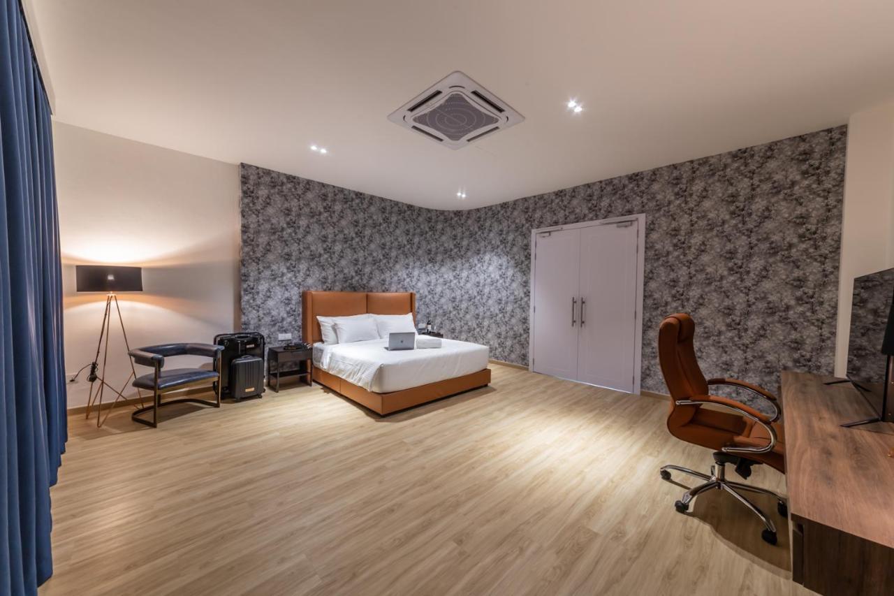 Bluewaters Staycate Apartemen